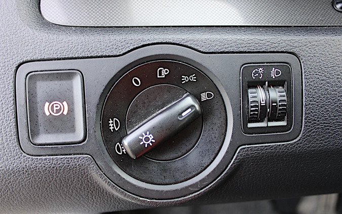 Volkswagen Passat cena 11999 przebieg: 286000, rok produkcji 2006 z Elbląg małe 301